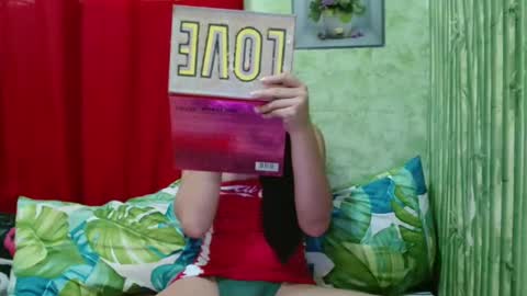 feminine_tsx online show from 01/16/25, 12:02