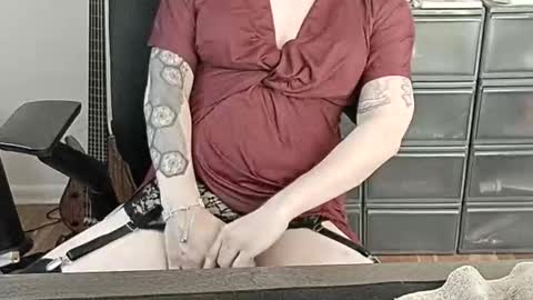 Snapshot of femme_mystique chatting on 11/11/25, 06:41 femme_mystique online show from 11/11/25, 06:41