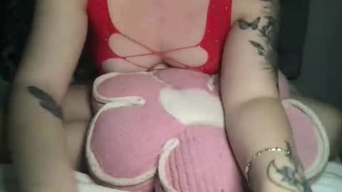 Snapshot of femmefatalebabe chatting on 11/07/25, 02:33 online show from 11/07/25, 02:33