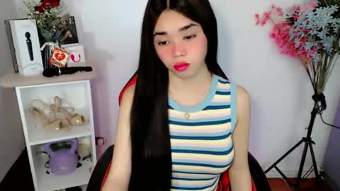 Snapshot of femylove chatting on 05/28/26, 08:33 YOUR BEAUTIFUL ASIANFHEMY online show from 05/28/26, 08:33