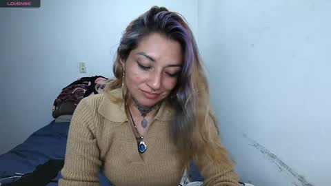 Snapshot of fenix_purple chatting on 02/03/25, 12:04 FENIX online show from 02/03/25, 12:04