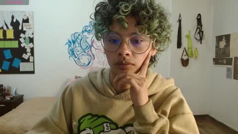 Snapshot of fenixmfx chatting on 01/13/25, 10:13 Fenix online show from 01/13/25, 10:13