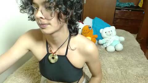 Snapshot of fenixmfx chatting on 10/27/25, 07:51 Fenix online show from 10/27/25, 07:51