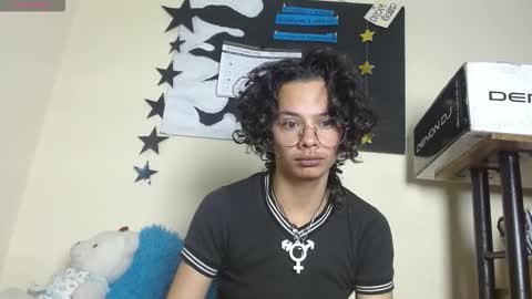 Snapshot of fenixmfx chatting on 11/30/25, 08:02 Fenix online show from 11/30/25, 08:02