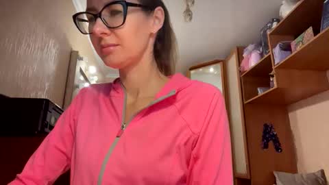 Snapshot of feraliss chatting on 11/23/25, 09:20 feraliss online show from 11/23/25, 09:20