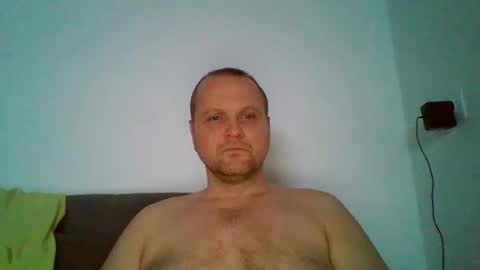 Snapshot of ferkooo111 chatting on 02/14/25, 04:15 Dorotheo online show from 02/14/25, 04:15