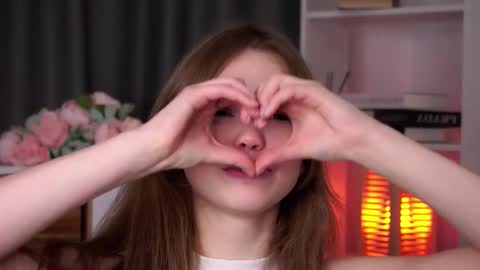 Snapshot of ferminapritchard chatting on 11/09/25, 08:01 Serenellayou can call me...Kisi kisi meow meow online show from 11/09/25, 08:01