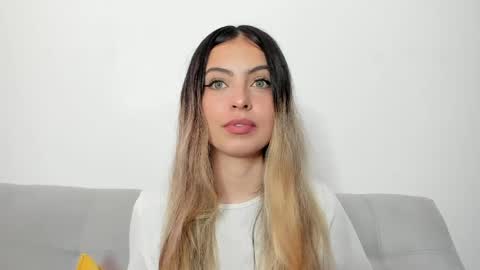 fernanda  online show from 05/12/26, 03:20