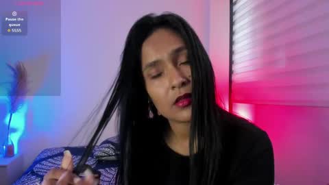 fernanda_liie_ online show from 04/25/26, 07:00