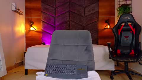 FERNANDA BROWN  online show from 06/26/26, 08:13