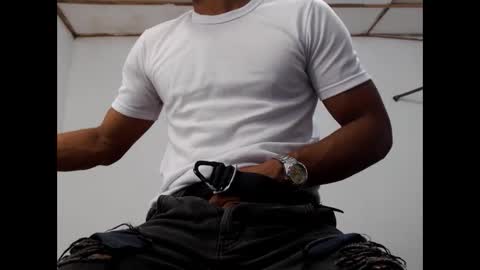 Snapshot of fernandez_latinblack chatting on 01/27/25, 01:59 fernandez_latinblack online show from 01/27/25, 01:59