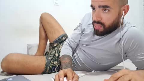 Snapshot of ferpaisa2024 chatting on 10/02/25, 03:19 insta ferxx1210 Fercho online show from 10/02/25, 03:19