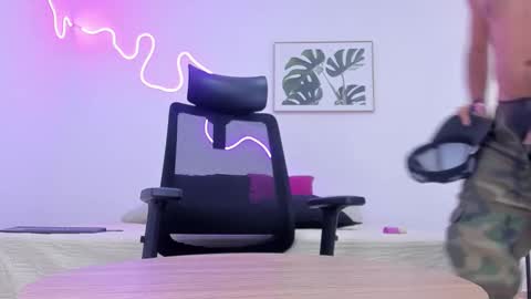 Snapshot of ferpaisa2024 chatting on 10/23/25, 09:24 insta ferxx1210 Fercho online show from 10/23/25, 09:24