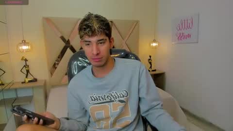 FER PHOENIX online show from 11/19/25, 03:17