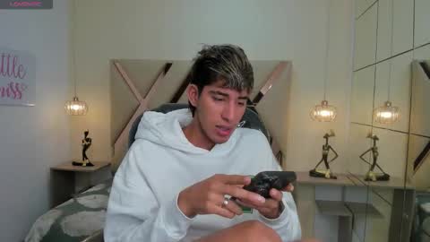 FER PHOENIX online show from 12/14/25, 03:23