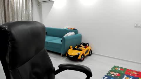 Snapshot of fetishcatalea chatting on 03/12/26, 07:53 Catalea DM online show from 03/12/26, 07:53