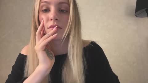 Lisa online show from 11/26/25, 07:31