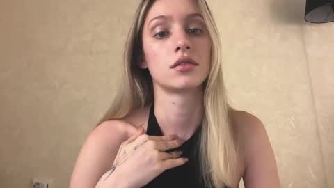 Lisa online show from 12/23/25, 09:29