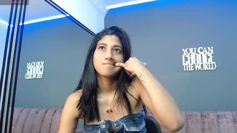 Snapshot of ffreyja_ chatting on 03/07/25, 06:11 Freyja online show from 03/07/25, 06:11