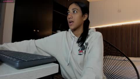 Snapshot of ffreyja_ chatting on 10/13/25, 04:51 Freyja online show from 10/13/25, 04:51