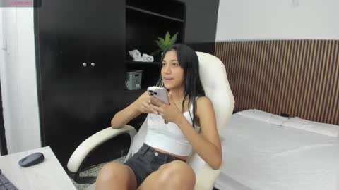 Snapshot of ffreyja_ chatting on 11/06/25, 06:09 Freyja online show from 11/06/25, 06:09