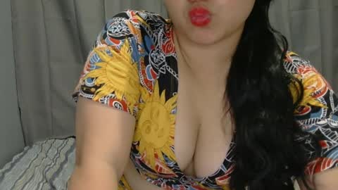 fhwilloughbyxx online show from 04/07/26, 06:36