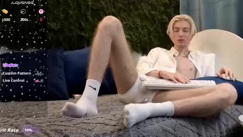 Thomas online show from 12/03/25, 10:19