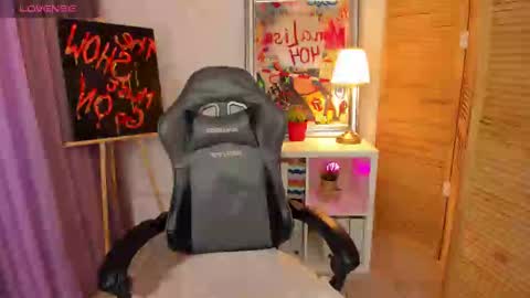 Snapshot of fiamoory chatting on 02/03/25, 01:30 fiamoory online show from 02/03/25, 01:30