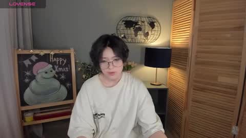 Snapshot of fiamoory chatting on 02/05/25, 04:48 fiamoory online show from 02/05/25, 04:48