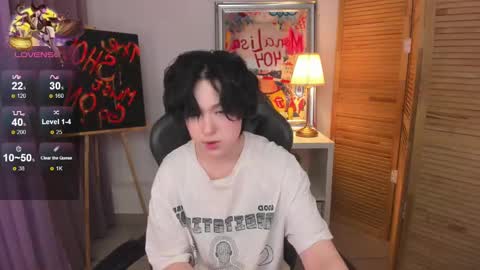 Snapshot of fiamoory chatting on 02/10/25, 01:24 fiamoory online show from 02/10/25, 01:24