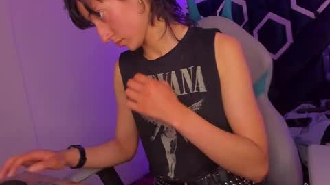   online show from 02/08/25, 06:12