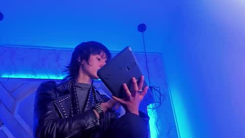   online show from 02/13/25, 03:14