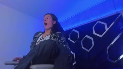   online show from 03/05/25, 03:07