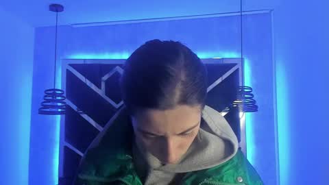   online show from 03/09/25, 02:21