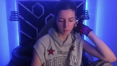   online show from 03/09/25, 05:28