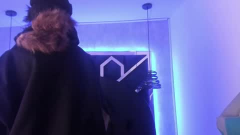   online show from 03/11/25, 06:19