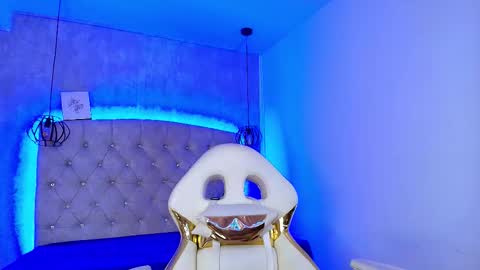   online show from 10/17/25, 12:08