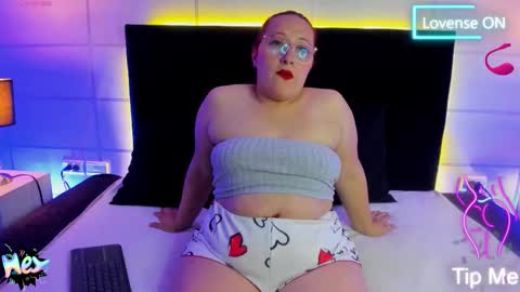 Snapshot of fieryluciana chatting on 10/19/25, 03:18 Luciana online show from 10/19/25, 03:18