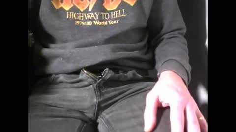 fifi010203 online show from 12/19/25, 07:15