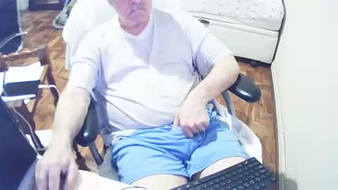 Snapshot of filhober chatting on 01/18/25, 02:47 filhober online show from 01/18/25, 02:47