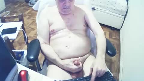 Snapshot of filhober chatting on 02/03/25, 12:04 filhober online show from 02/03/25, 12:04