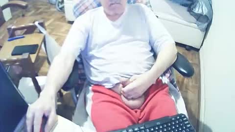 Snapshot of filhober chatting on 09/17/25, 02:13 filhober online show from 09/17/25, 02:13