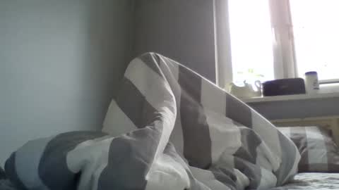 Snapshot of filipek757 chatting on 12/24/24, 10:33 filipek757 online show from 12/24/24, 10:33