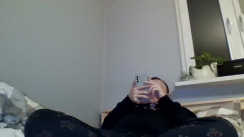 Snapshot of filipek757 chatting on 12/25/24, 10:37 filipek757 online show from 12/25/24, 10:37