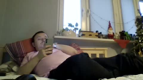 Snapshot of filipek757 chatting on 01/08/25, 02:14 filipek757 online show from 01/08/25, 02:14