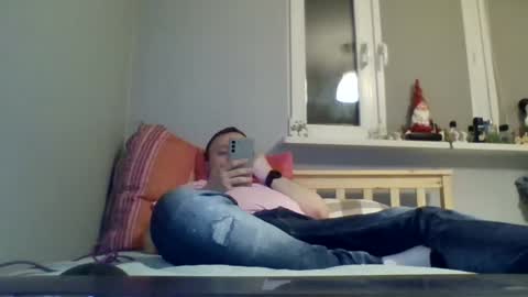 Snapshot of filipek757 chatting on 02/16/25, 06:43 filipek757 online show from 02/16/25, 06:43