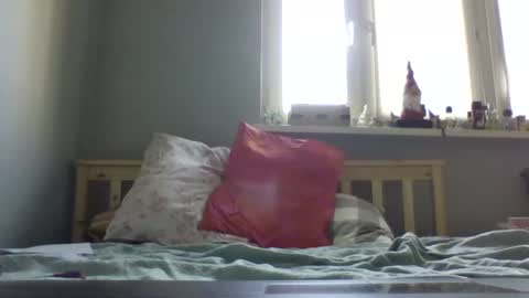 Snapshot of filipek757 chatting on 02/17/25, 12:59 filipek757 online show from 02/17/25, 12:59