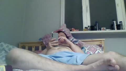 Snapshot of filipek757 chatting on 09/08/25, 10:20 filipek757 online show from 09/08/25, 10:20