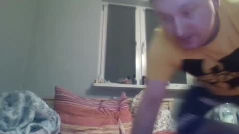 Snapshot of filipek757 chatting on 11/03/25, 10:32 filipek757 online show from 11/03/25, 10:32