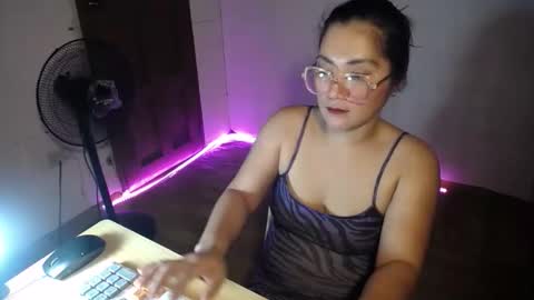 filipina_jess online show from 11/04/25, 08:52